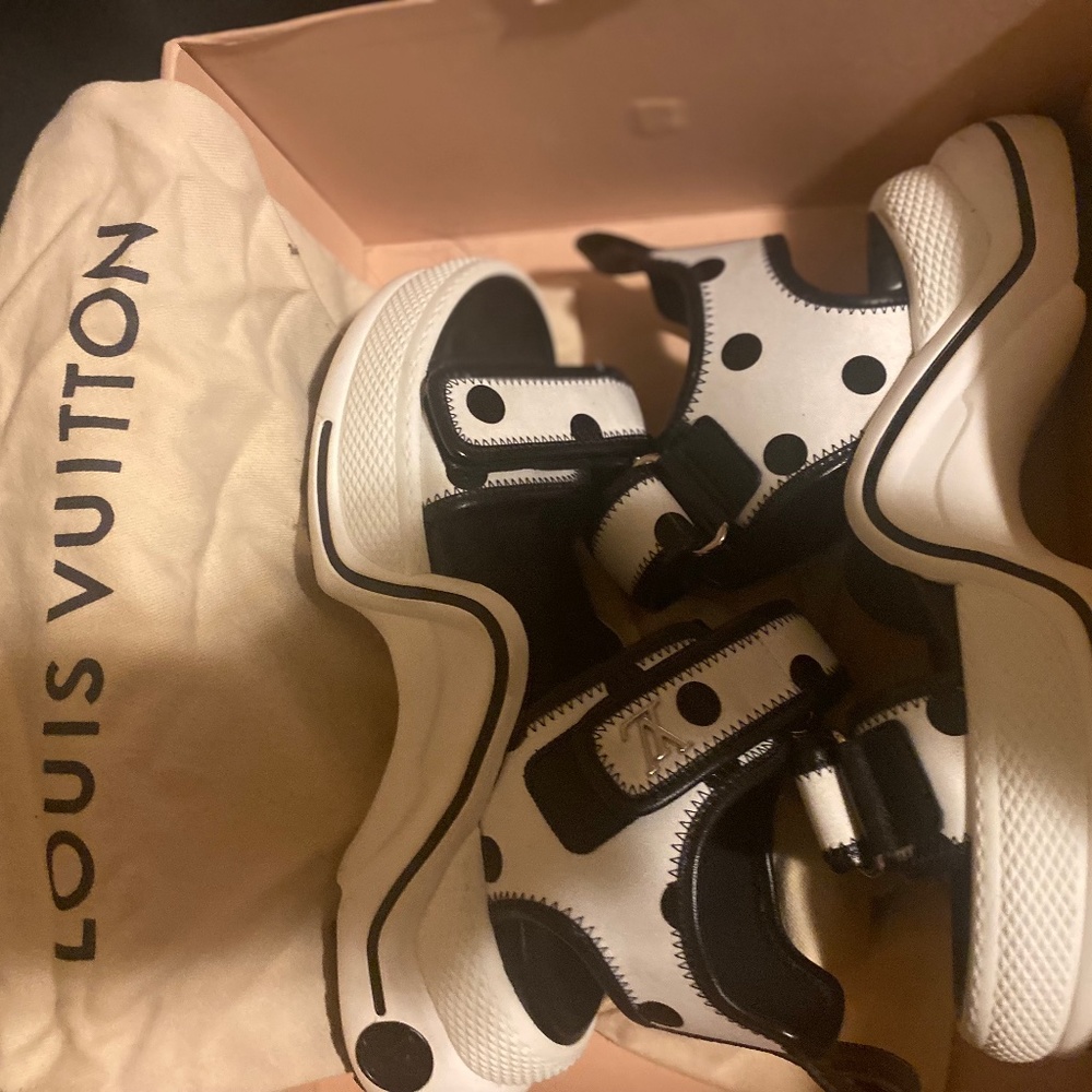 LV archlight sandal